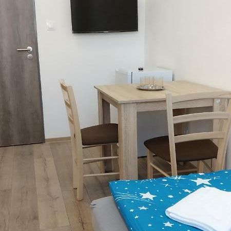 White Coral Club Hostel Kosice Bagian luar foto