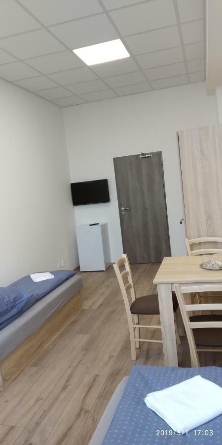 White Coral Club Hostel Kosice Bagian luar foto
