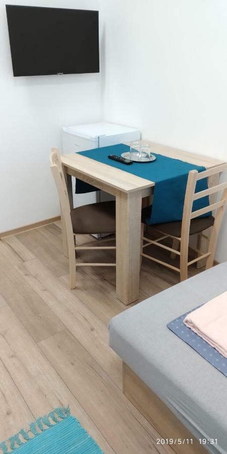 White Coral Club Hostel Kosice Bagian luar foto