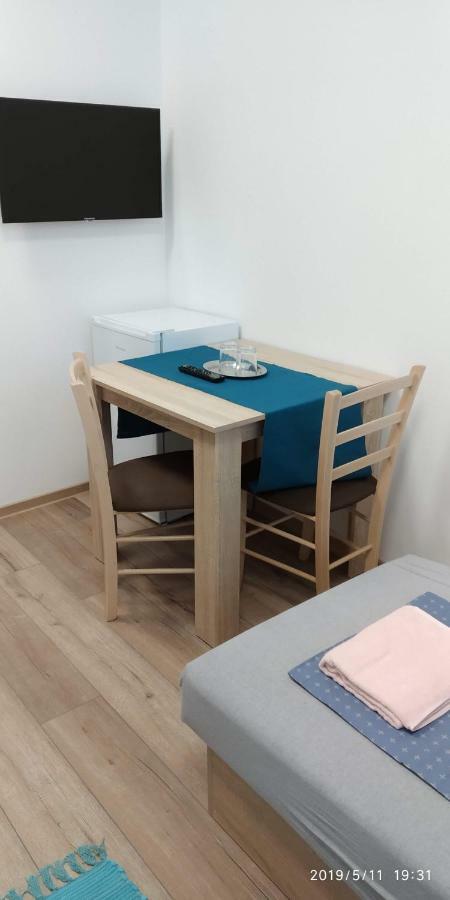 White Coral Club Hostel Kosice Bagian luar foto